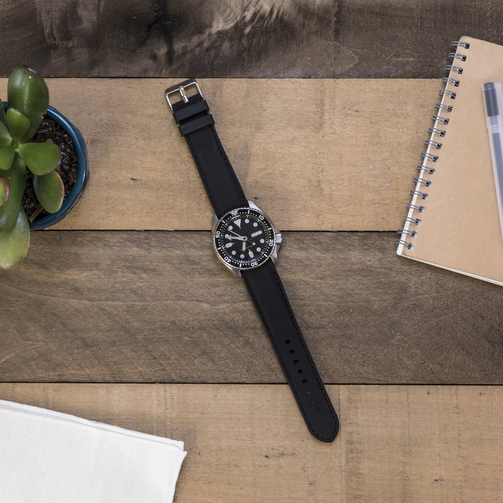 #color_black-with-black-stitching