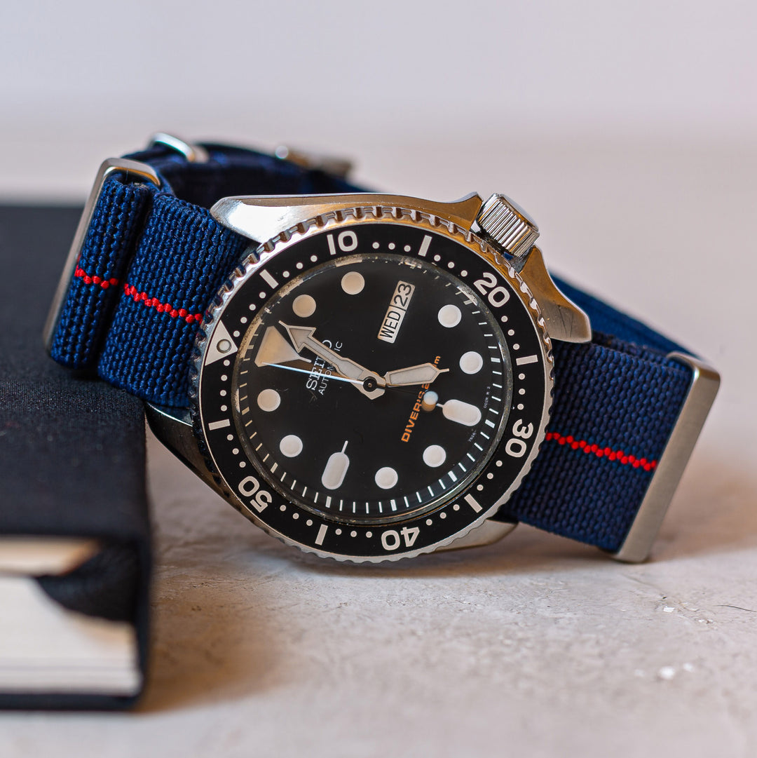 #color_navy-blue-and-red