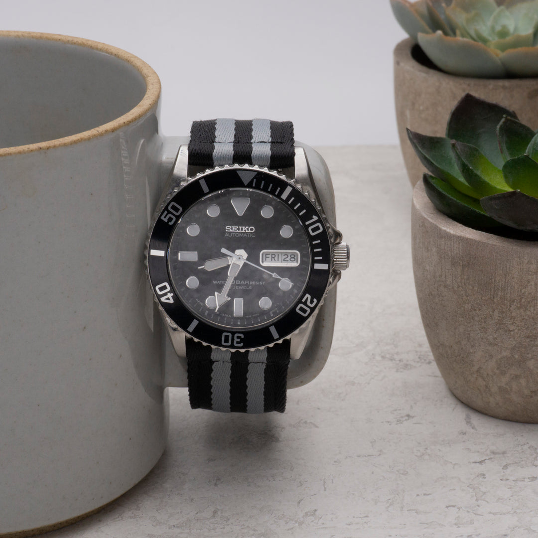 #color_black-and-grey-striped
