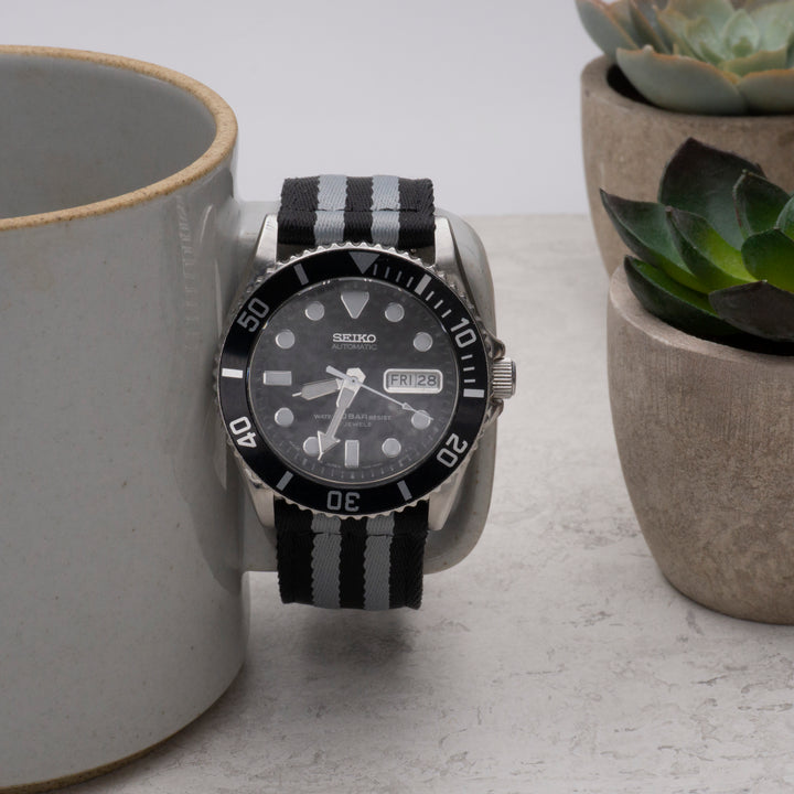 #color_black-and-grey-striped